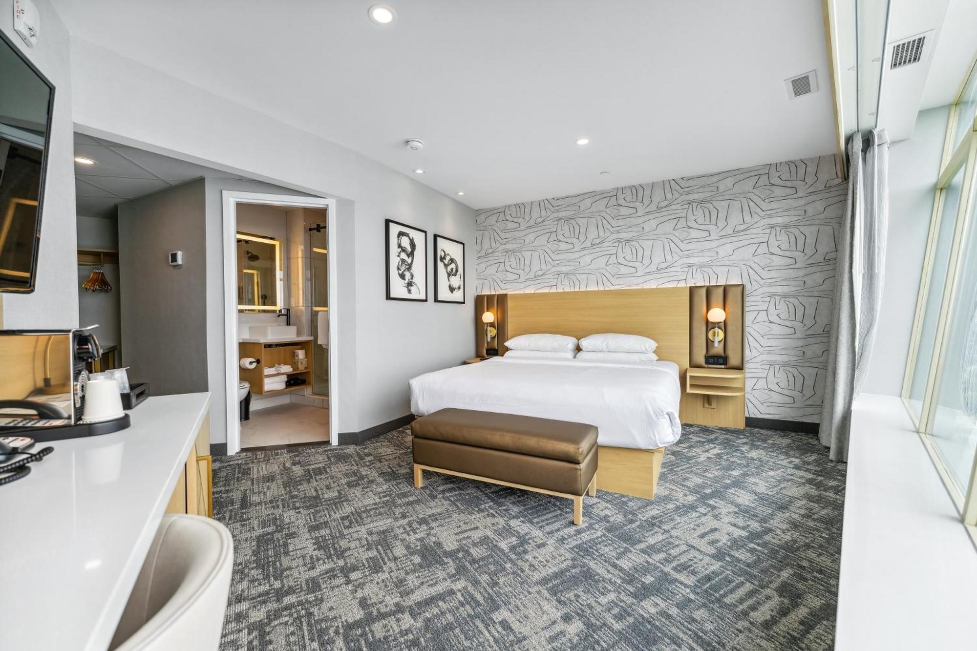 Tower King Fallsview Room