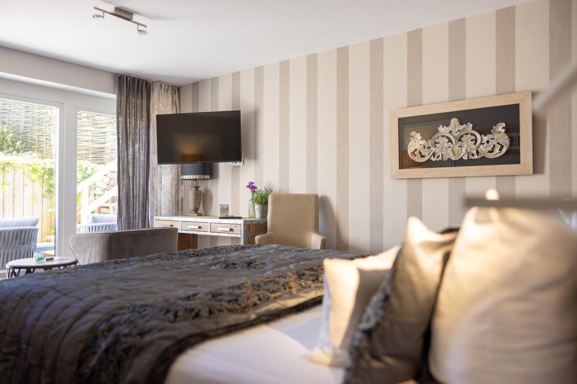 Terrace Room,1644413111:JPEG