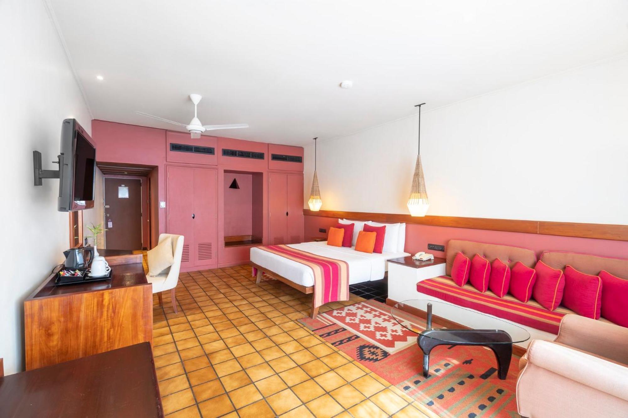 Deluxe King River View - 10% discount on Boat rides & Archery, Early Check In & Late Check Out on Availability,1646341898:JPEG