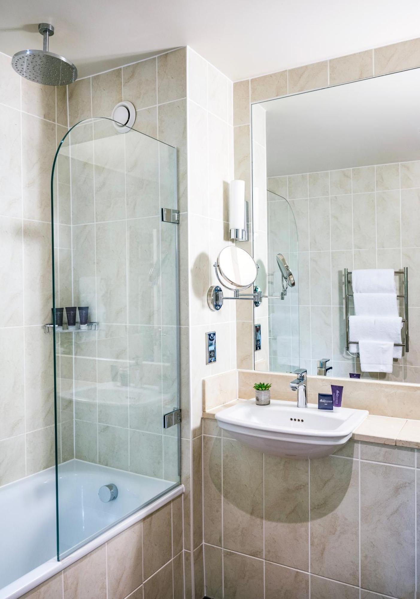 Classic Double or Twin Room Shower