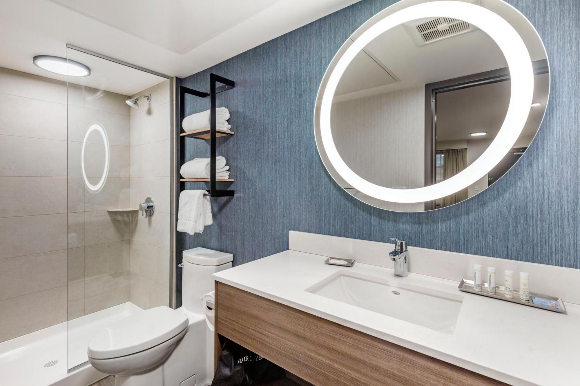 King Suite - Non Smoking