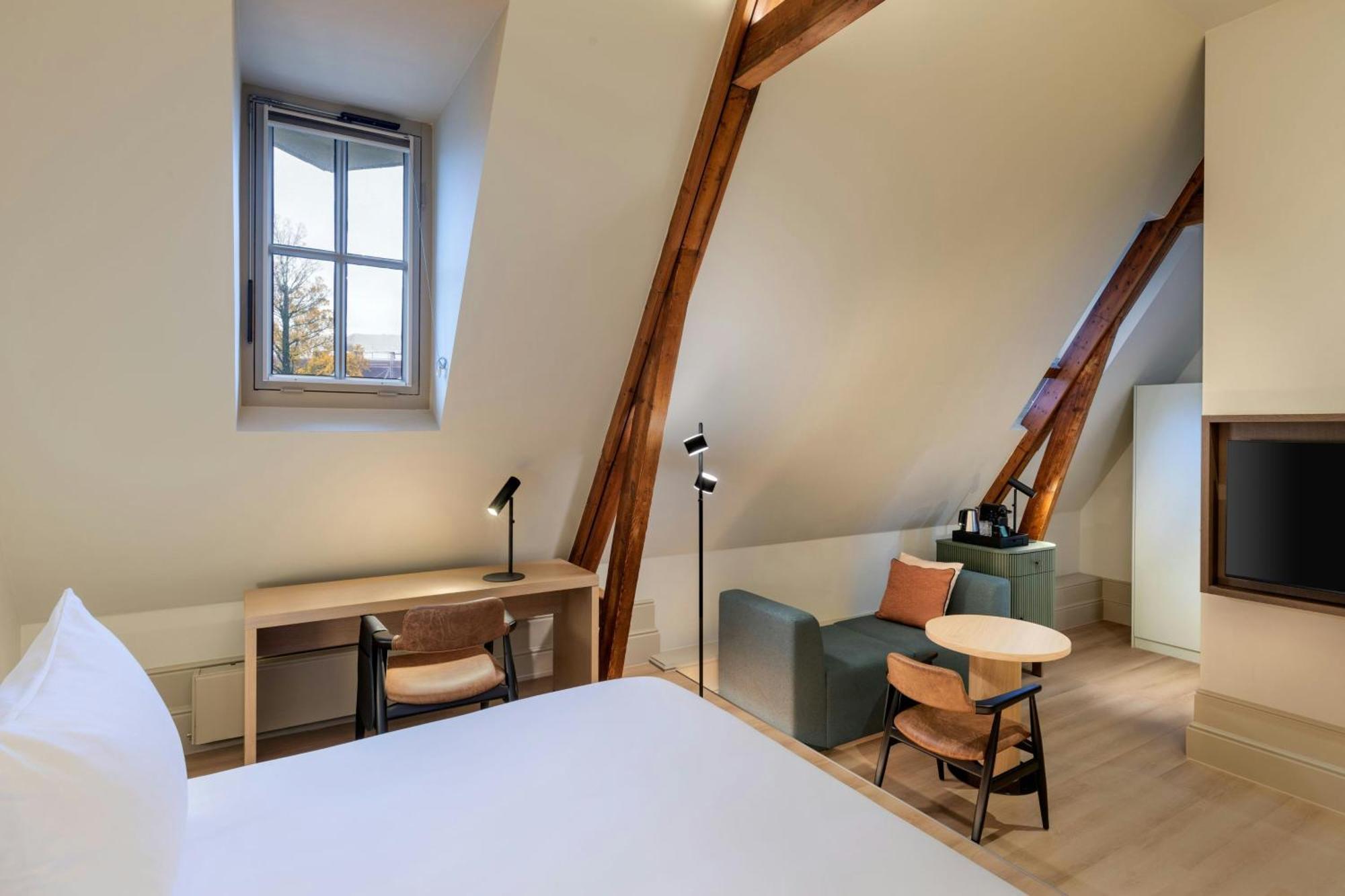 Junior King Suite