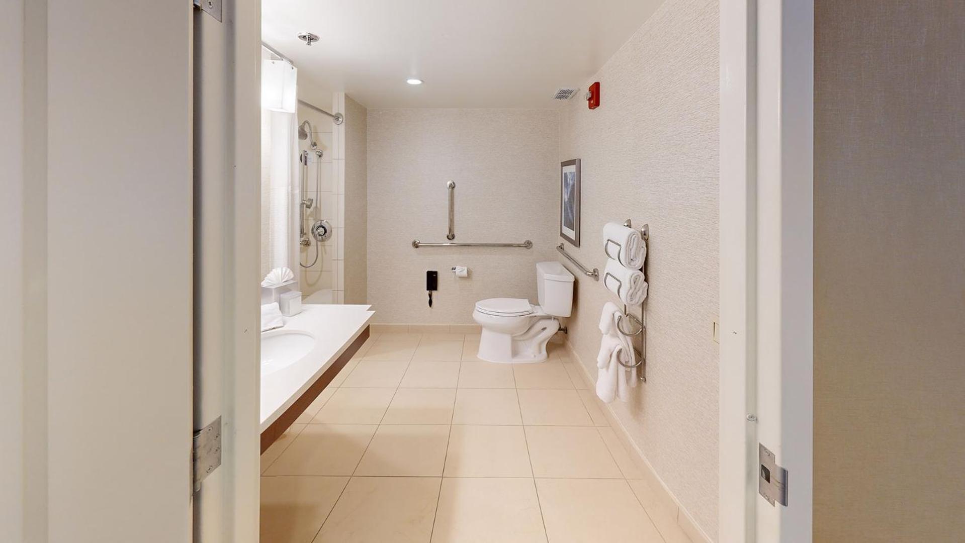King Room with Adapted Tub - Mobility and Hearing Accessible