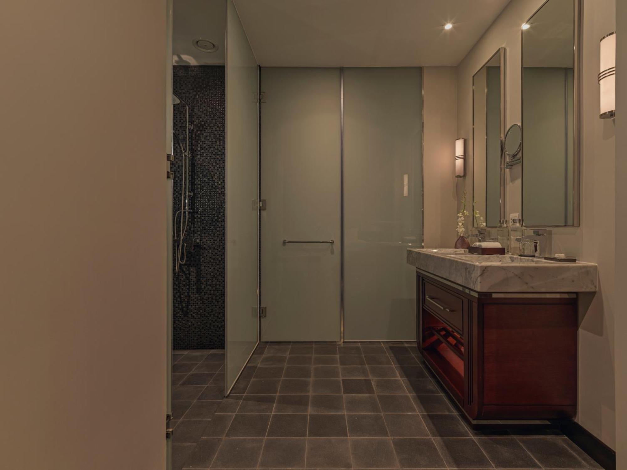 Deluxe King Room with River View,1645661131:JPEG