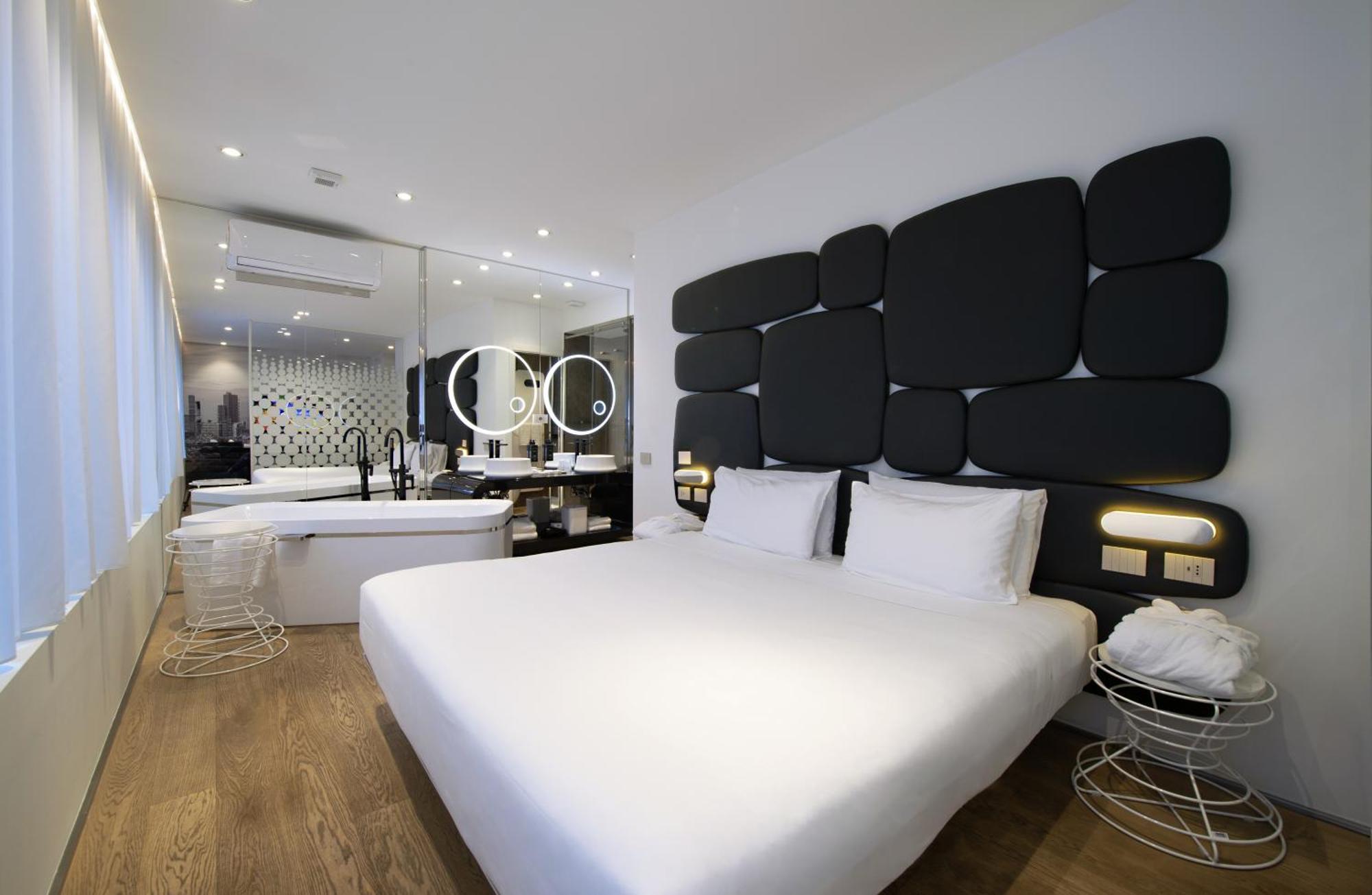 King Suite Spa Bath