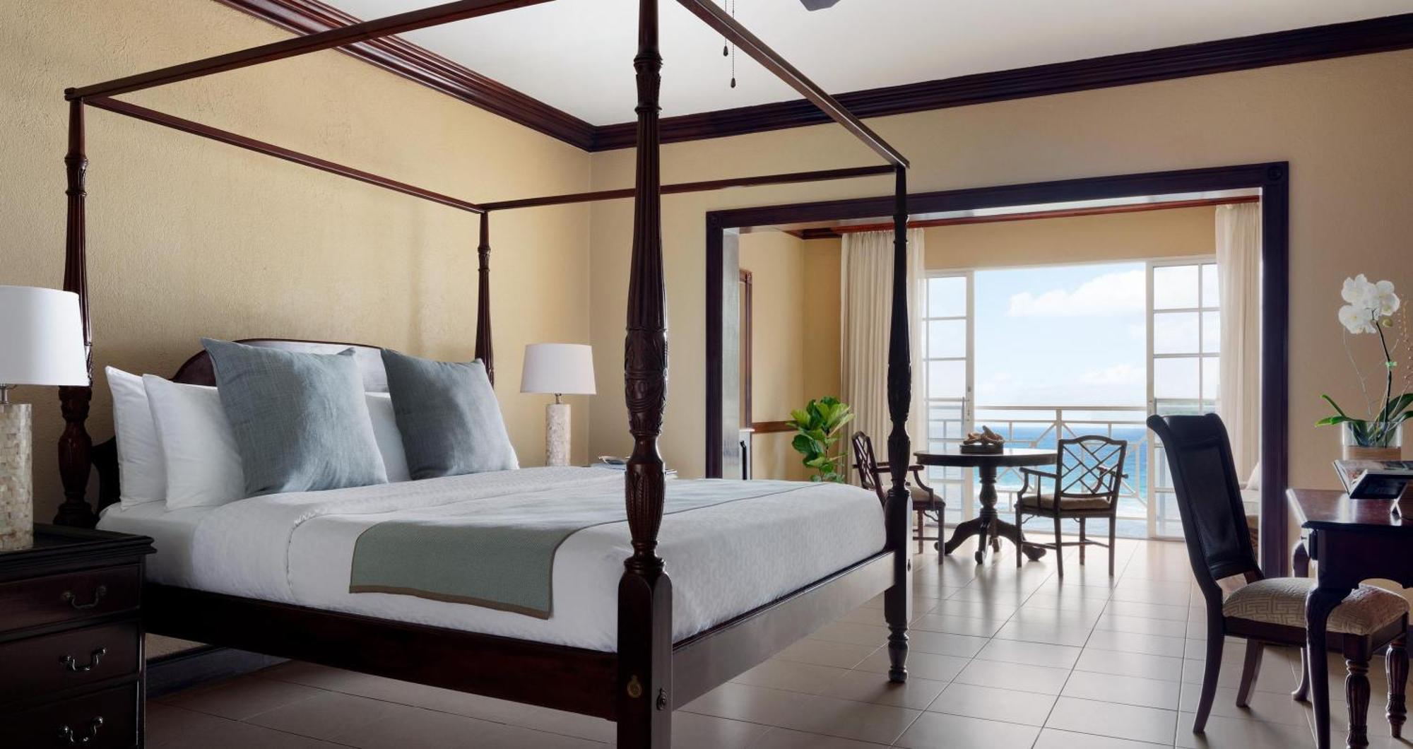 Royal Monarch Oceanfront Butler Suite