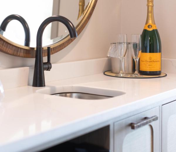 One-Bedroom Suite Wet Bar Full Ocean View