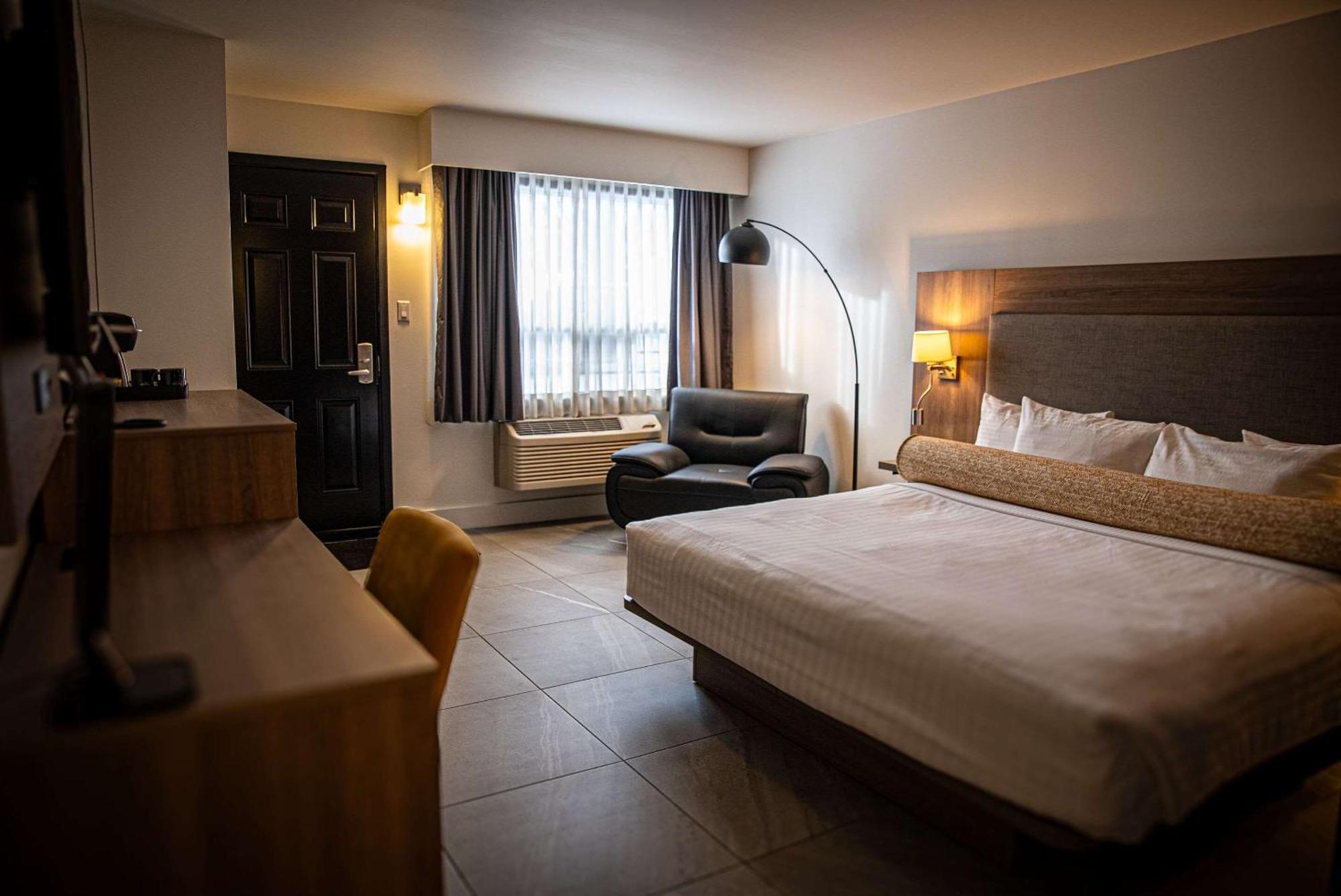 King Room - Non-Smoking