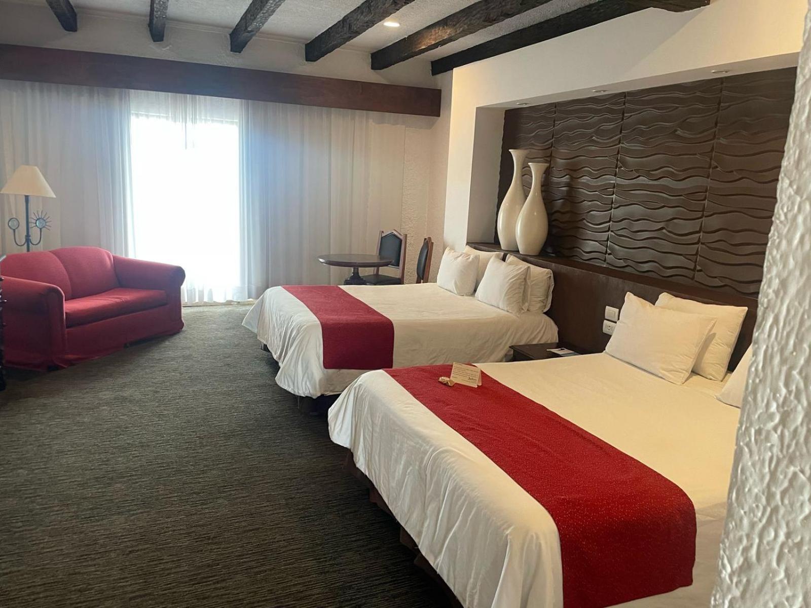 Queen Room Two Queen Beds City View Non-Smoking