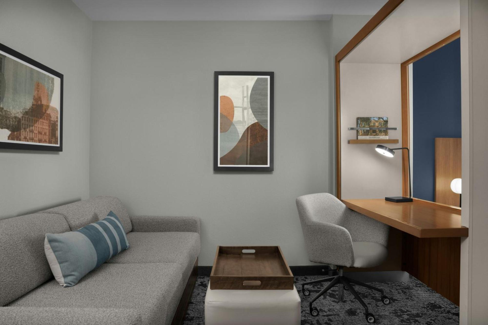 Studio Suite 2 Queen Beds Hearing Accessible,1646902417:JPEG