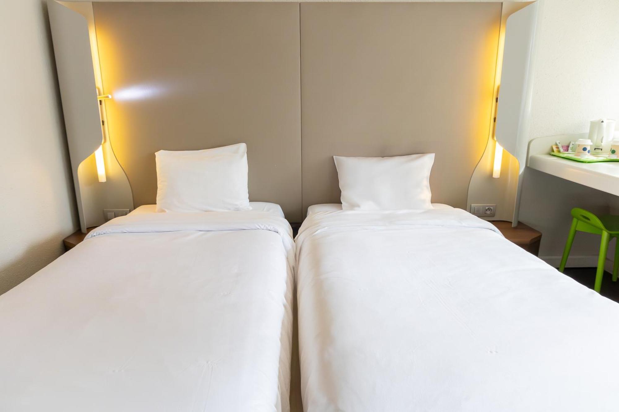 Standard Room 2 Single Beds