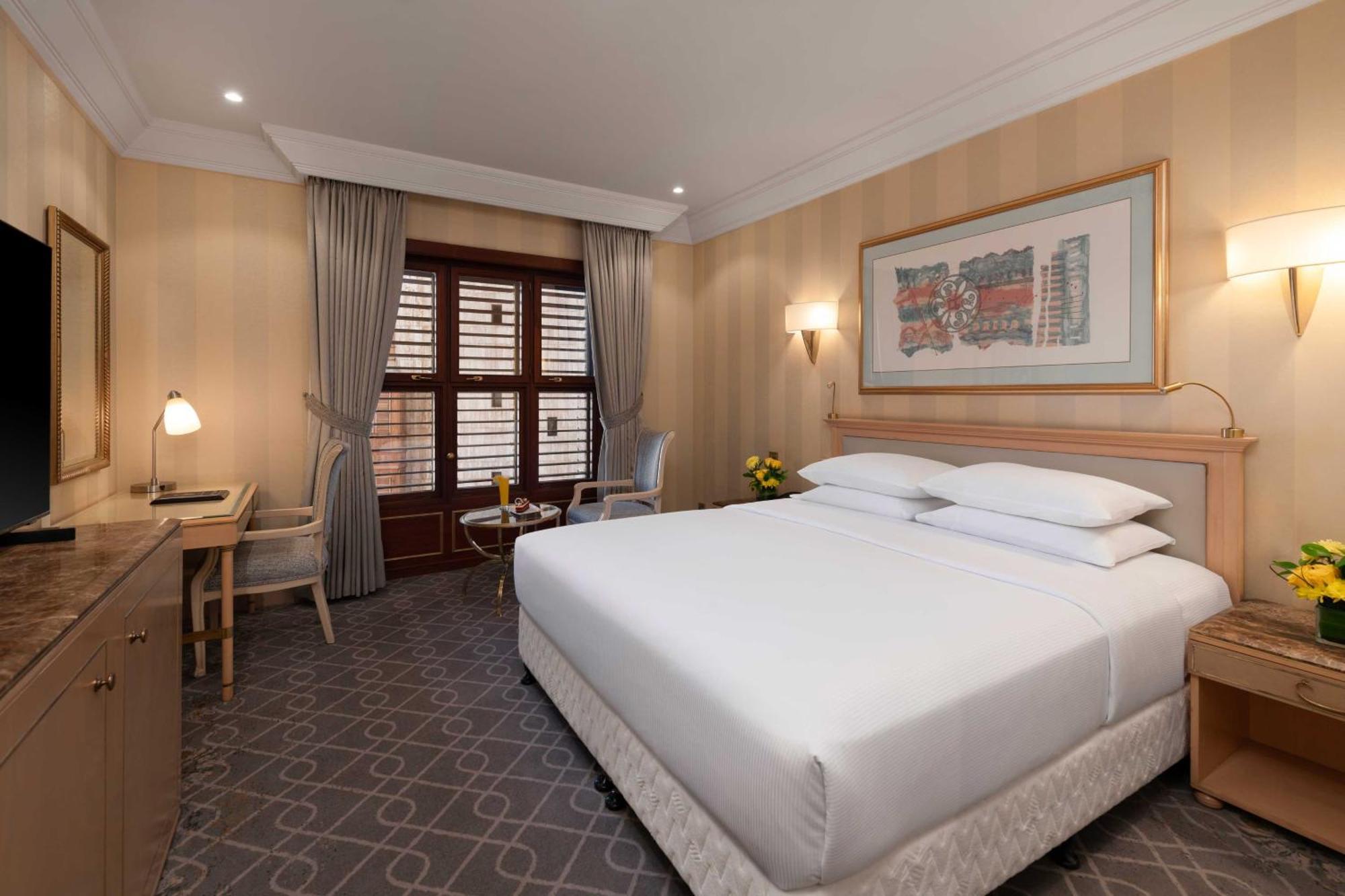 Deluxe Room Partial Haram View One King Bed