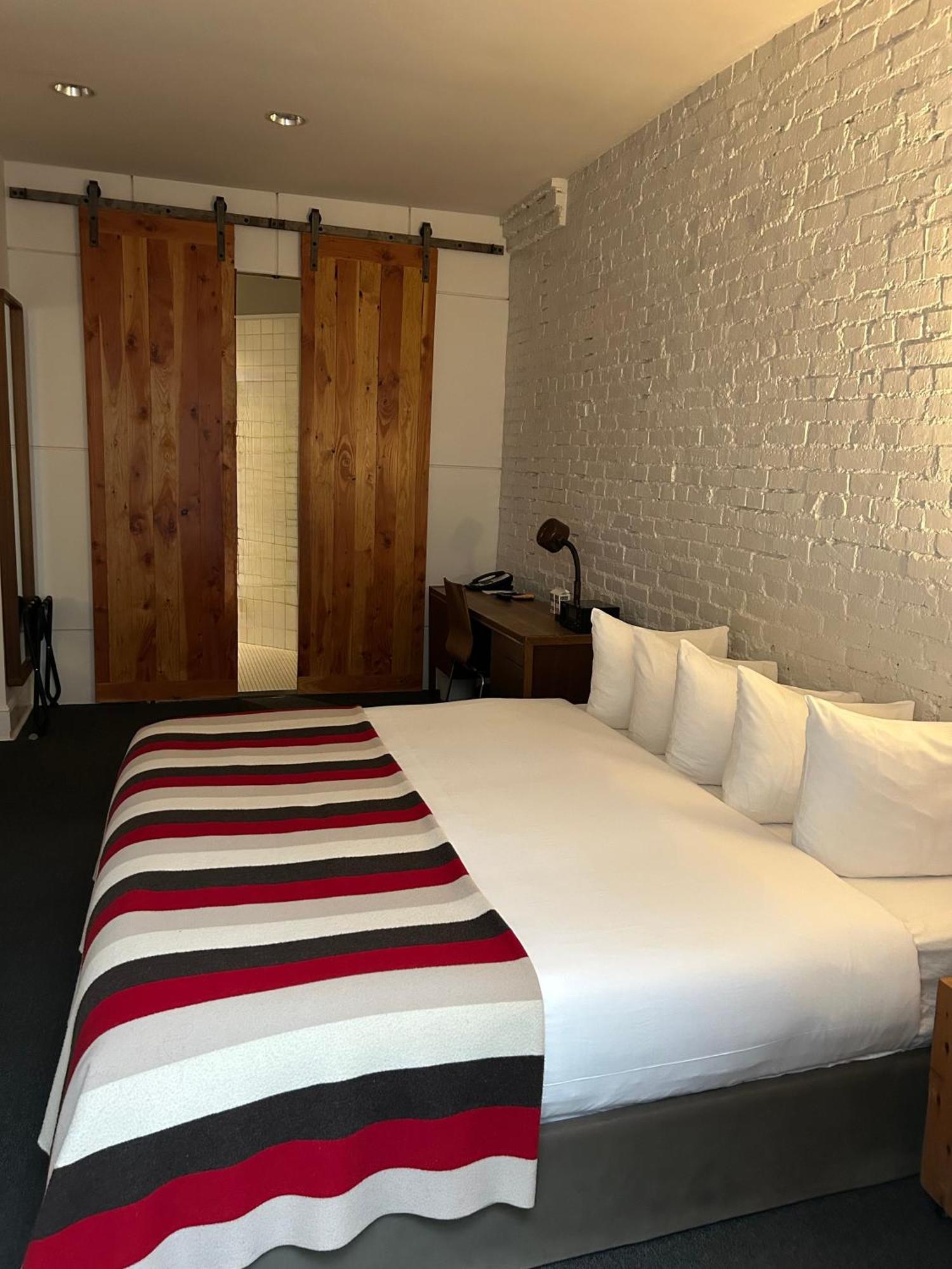 Deluxe Room Private Bathroom