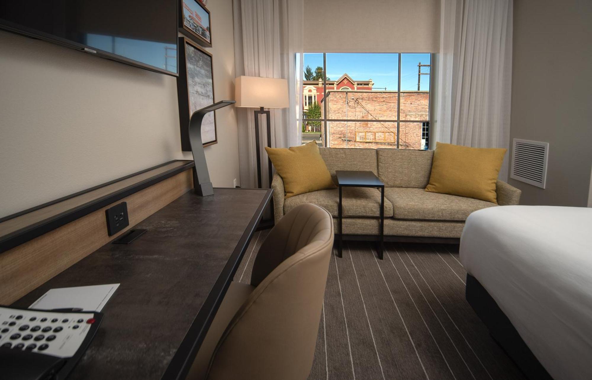 Deluxe King Room,1648966481:JPEG