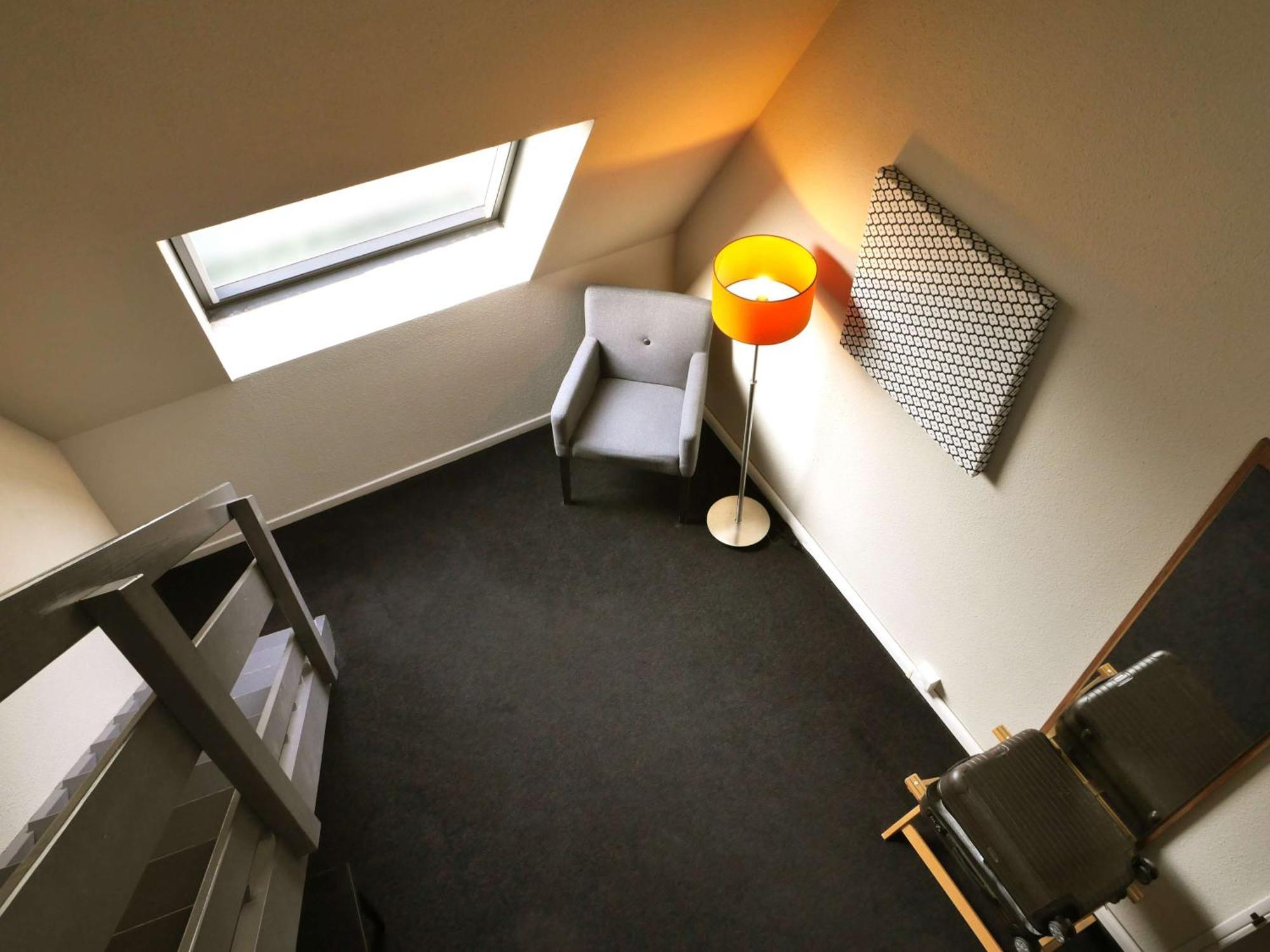 Standard Queen Room Mezzanine Non-Smoking