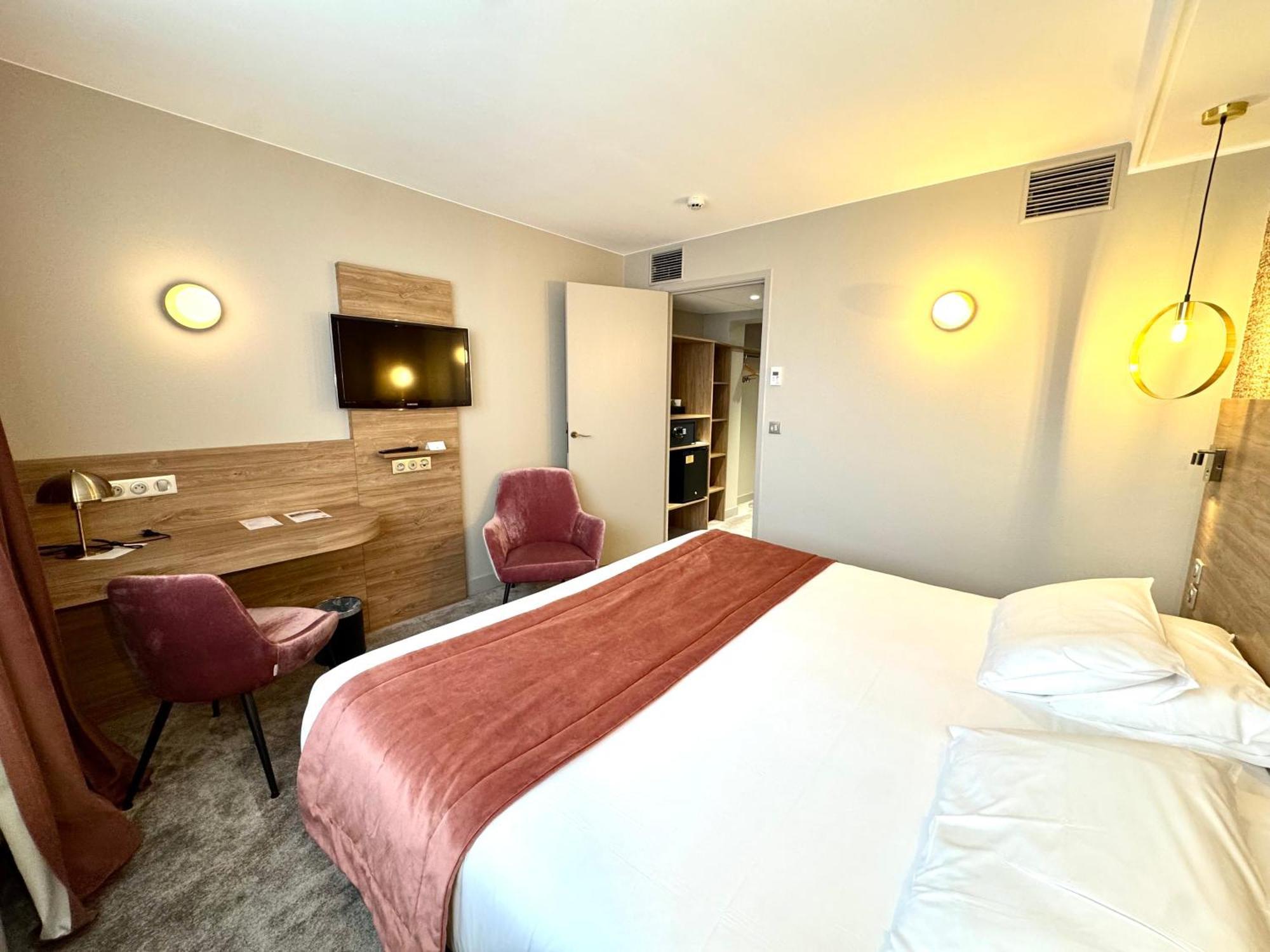 Standard King Room,1649022142:JPEG