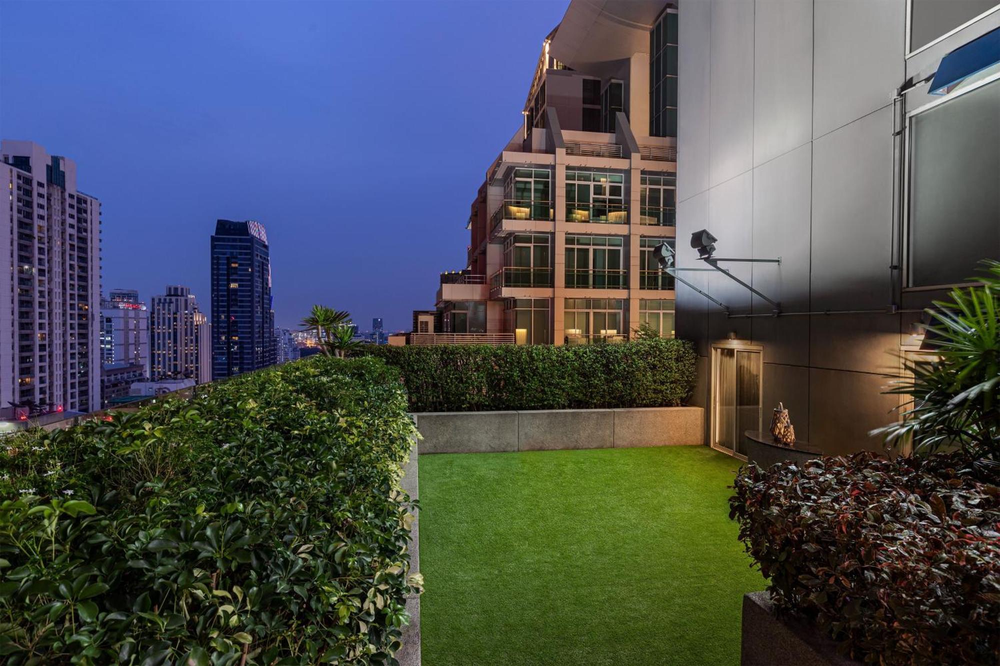 One-Bedroom Savvy King Suite City View High Floor