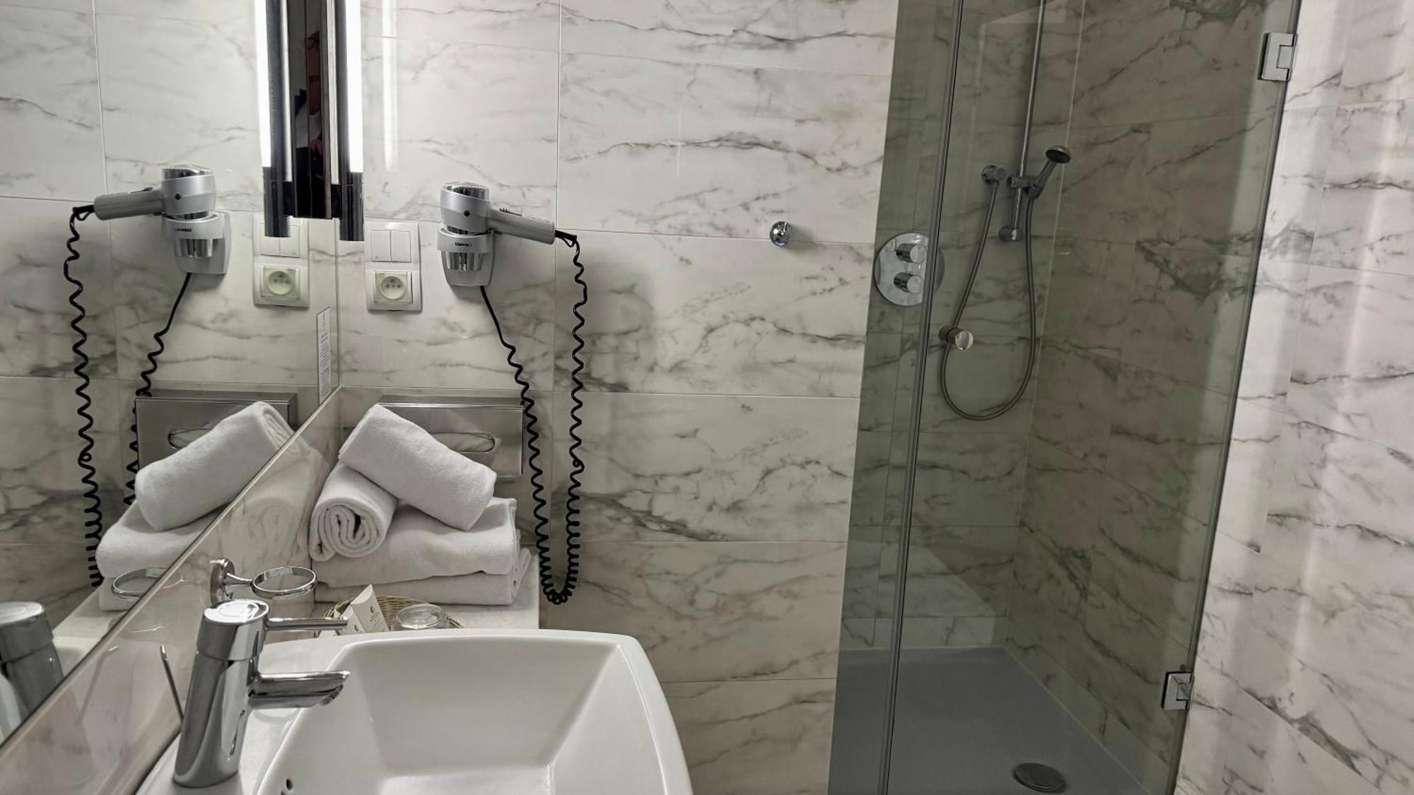 Large Double Room