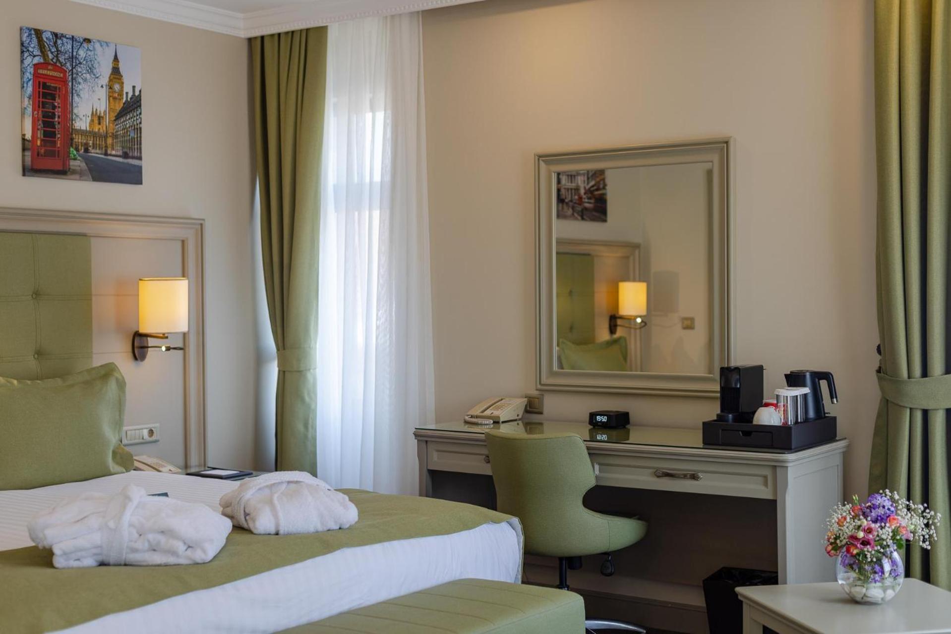 Suite,1649953506:JPEG