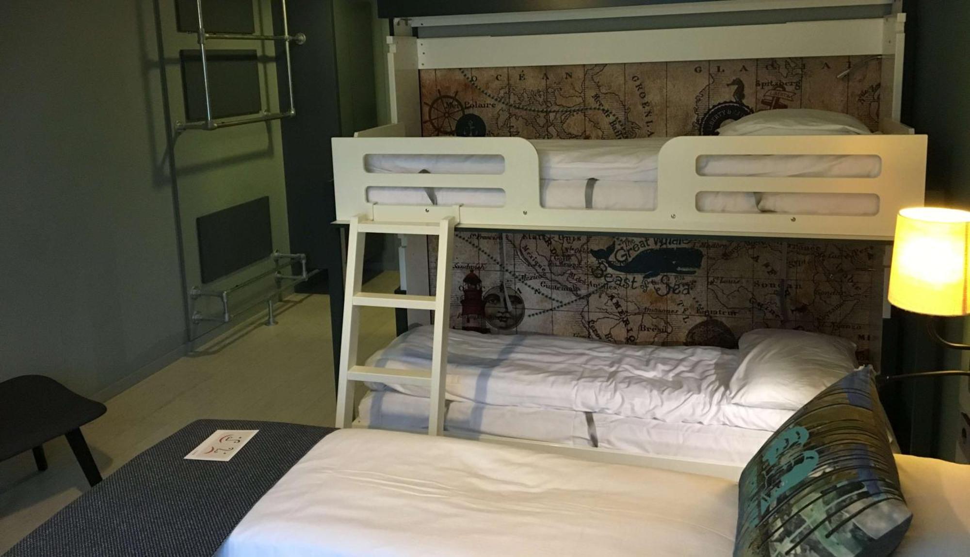 Family Room,1651185152:JPEG