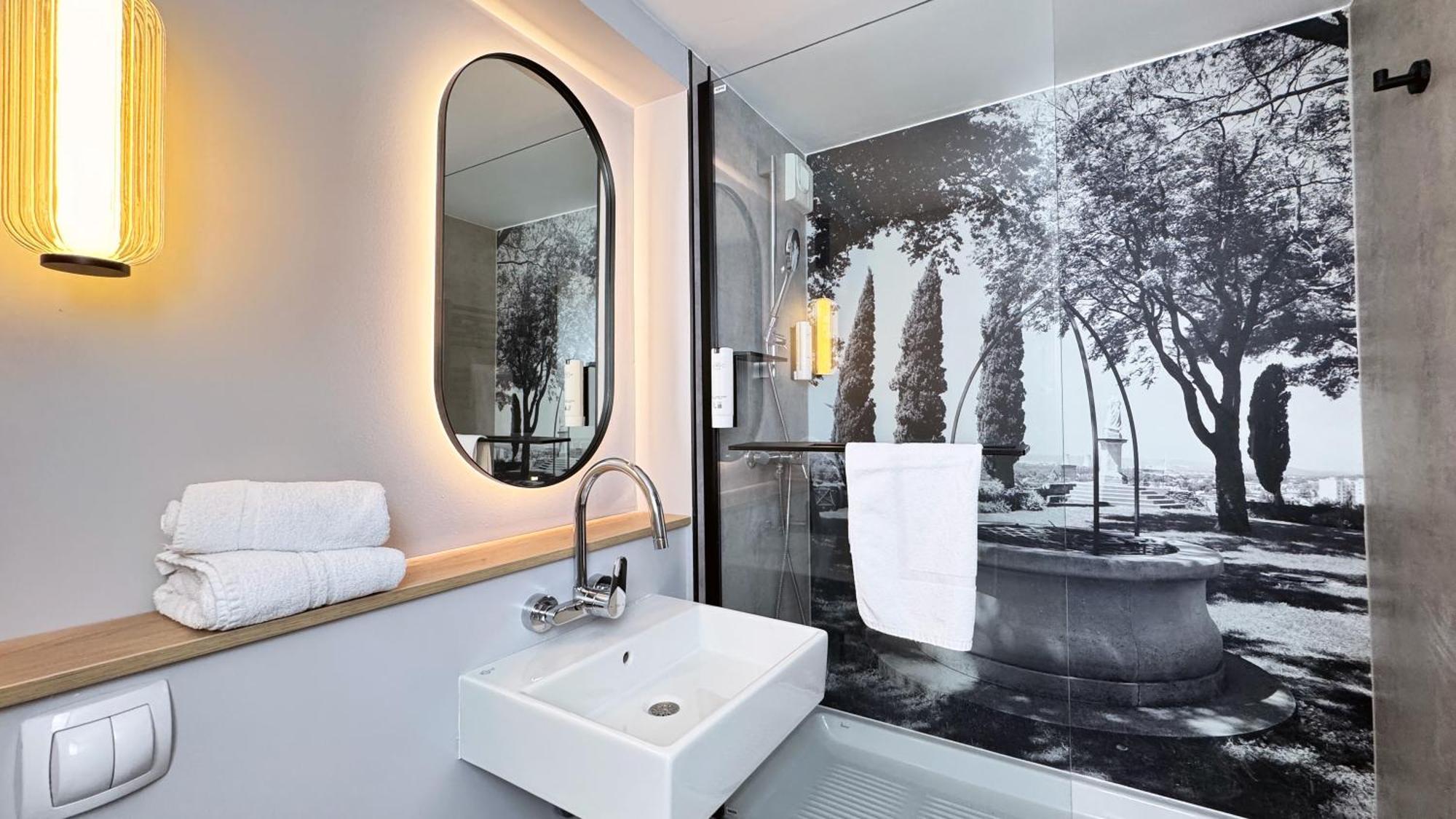 Triple Room,1652742310:JPEG