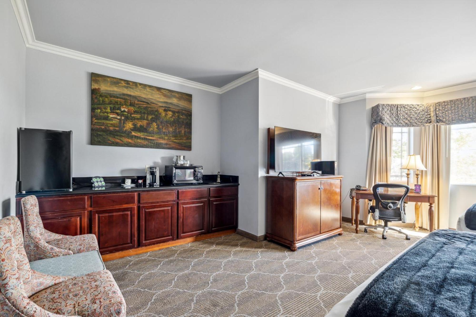 Queen Suite Two Queen Beds Non Smoking