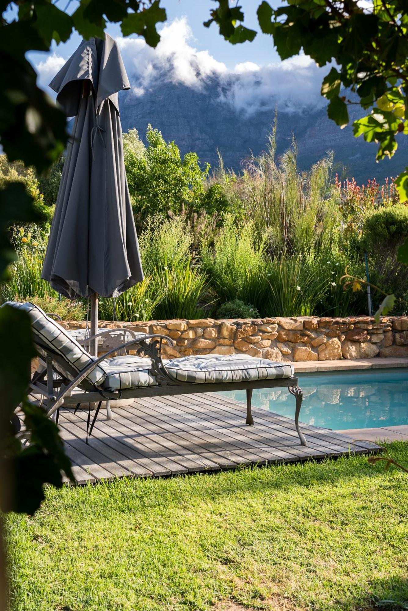 Luxury Garden Suite