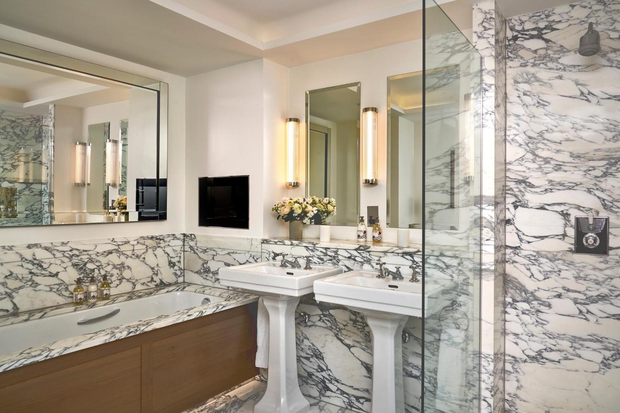 One Bedroom Richmond Suite