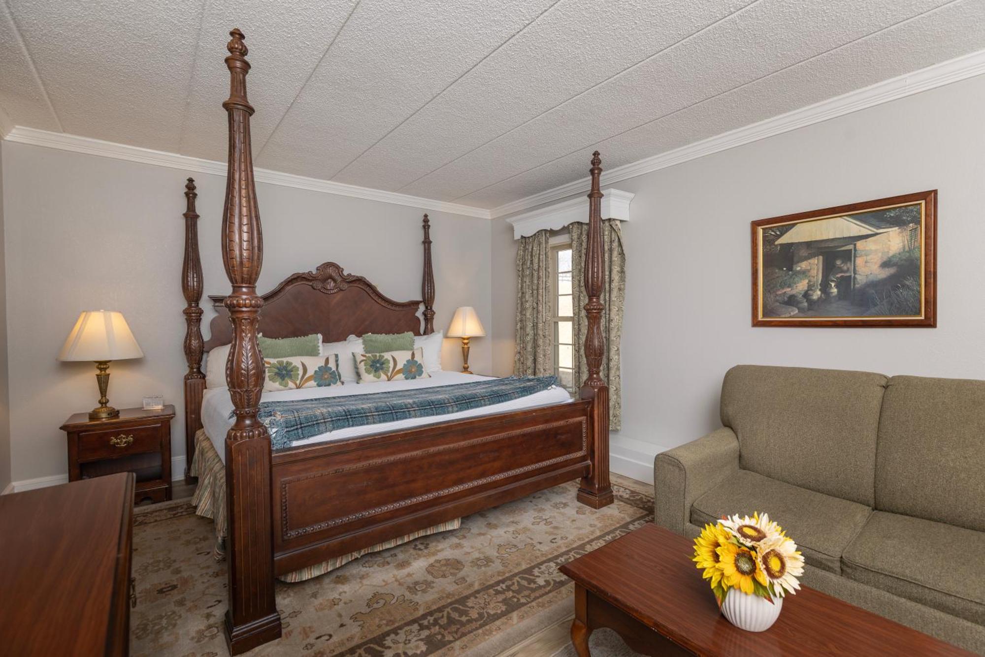 King Suite Spa Bath