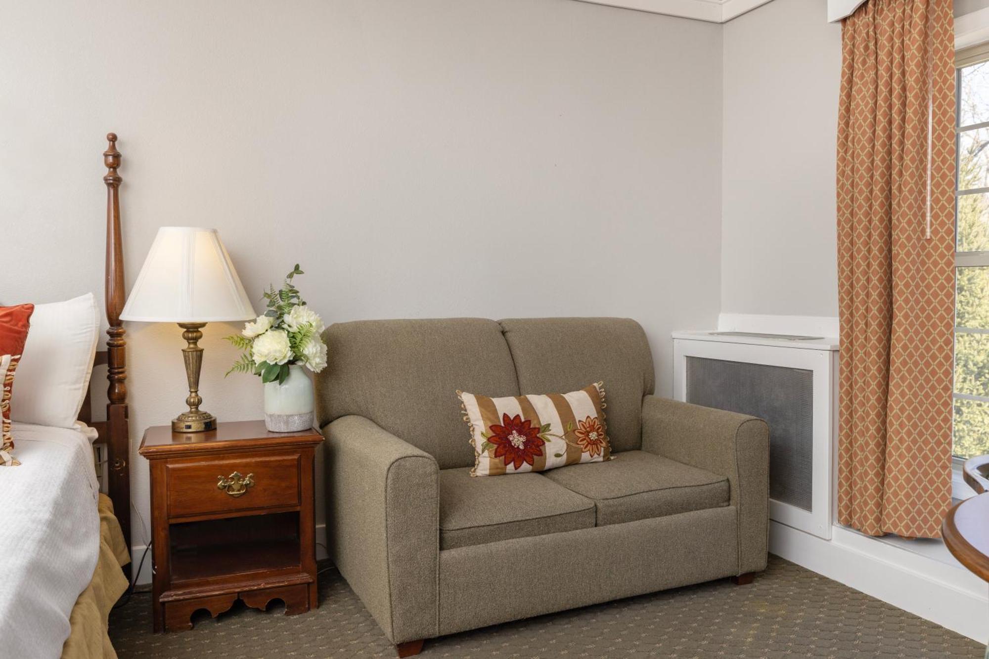 Executive Queen Room