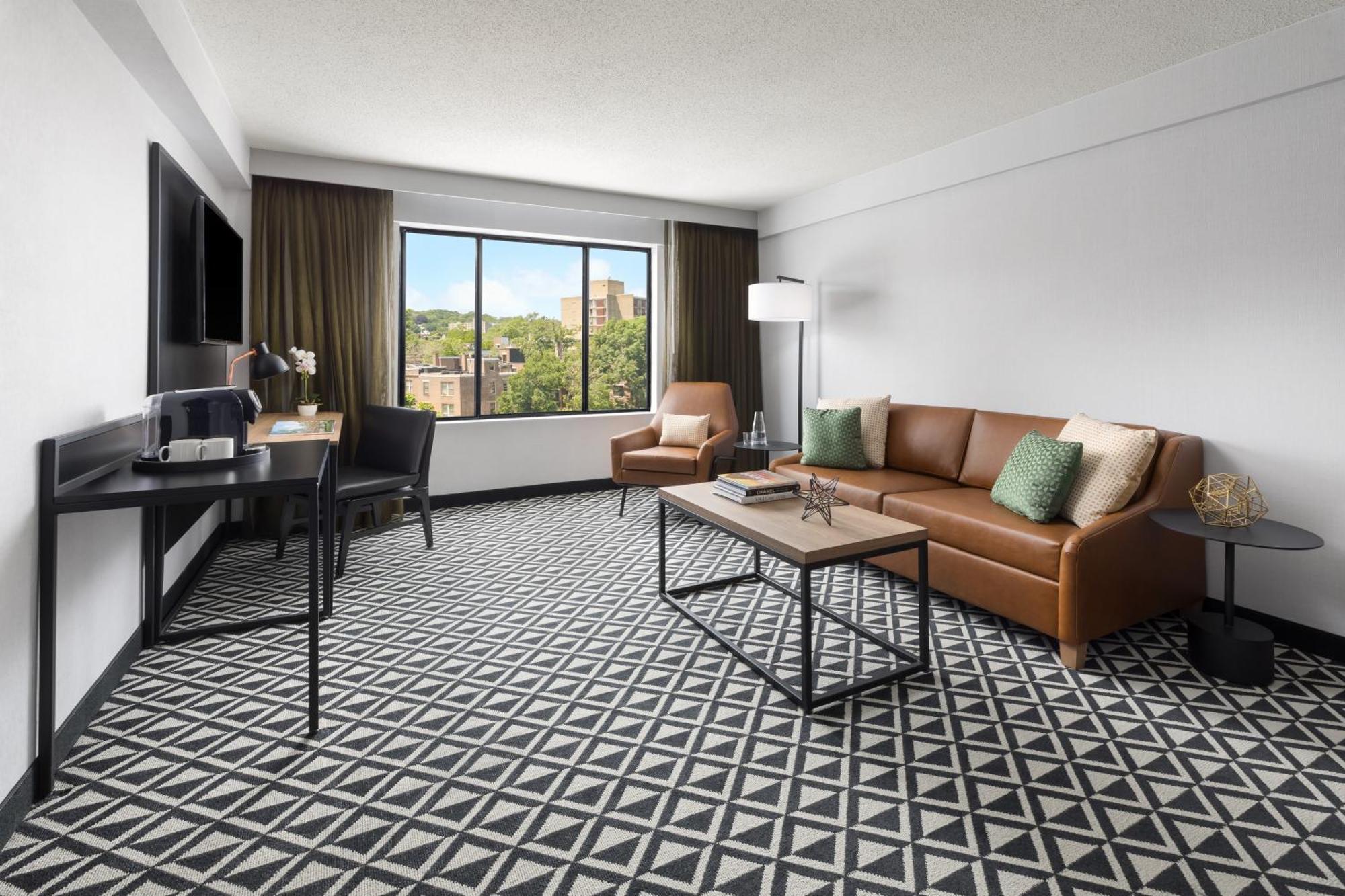 One-Bedroom Suite,1654313891:JPEG