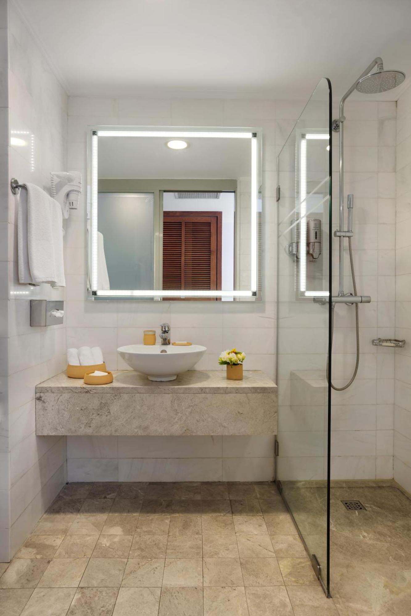 Superior Double or Twin Room,1656170733:JPEG