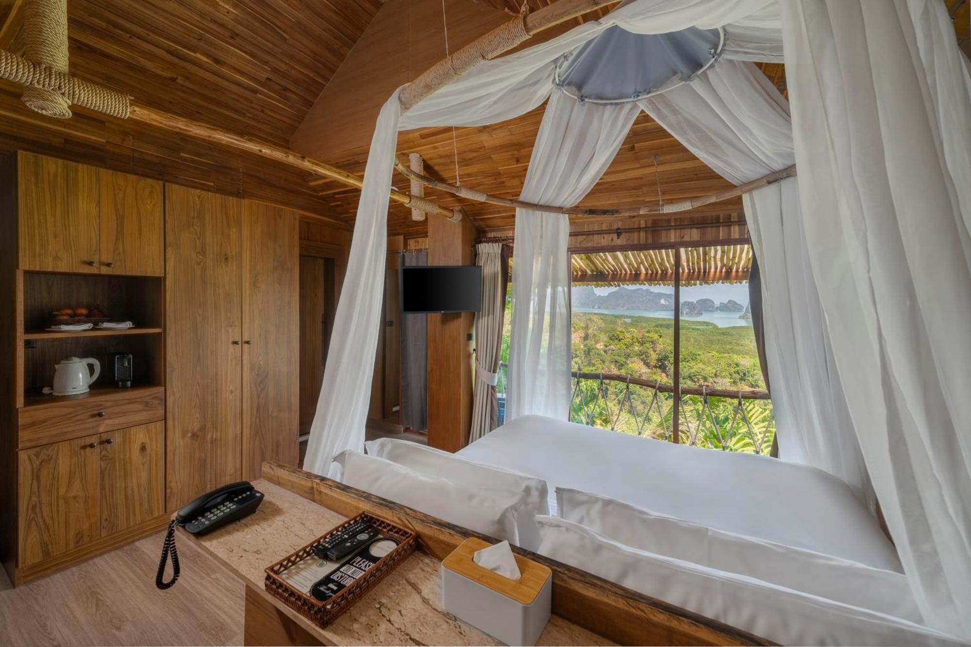 Wood House Seaview