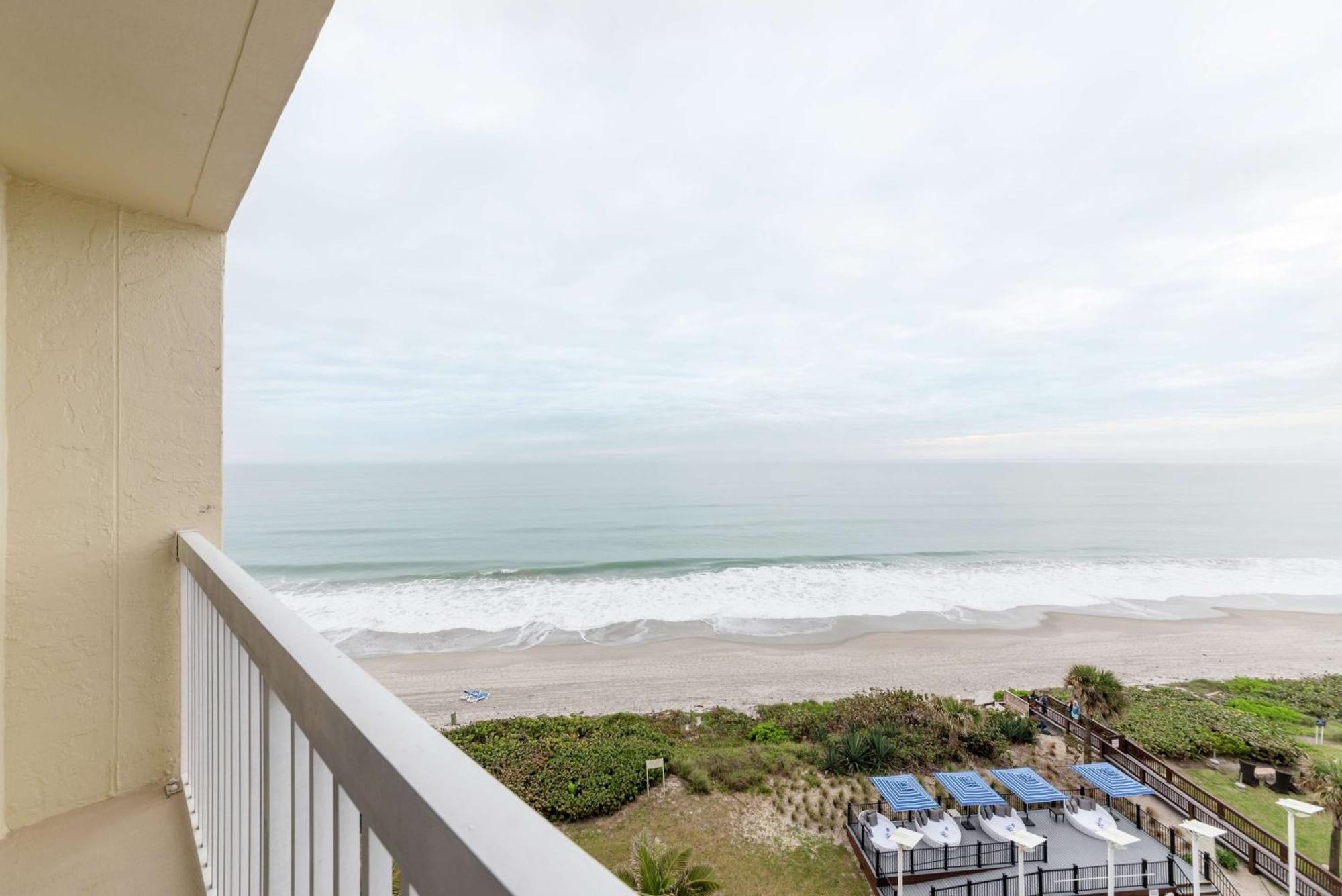 King Room with Oceanfront View - Non-Smoking