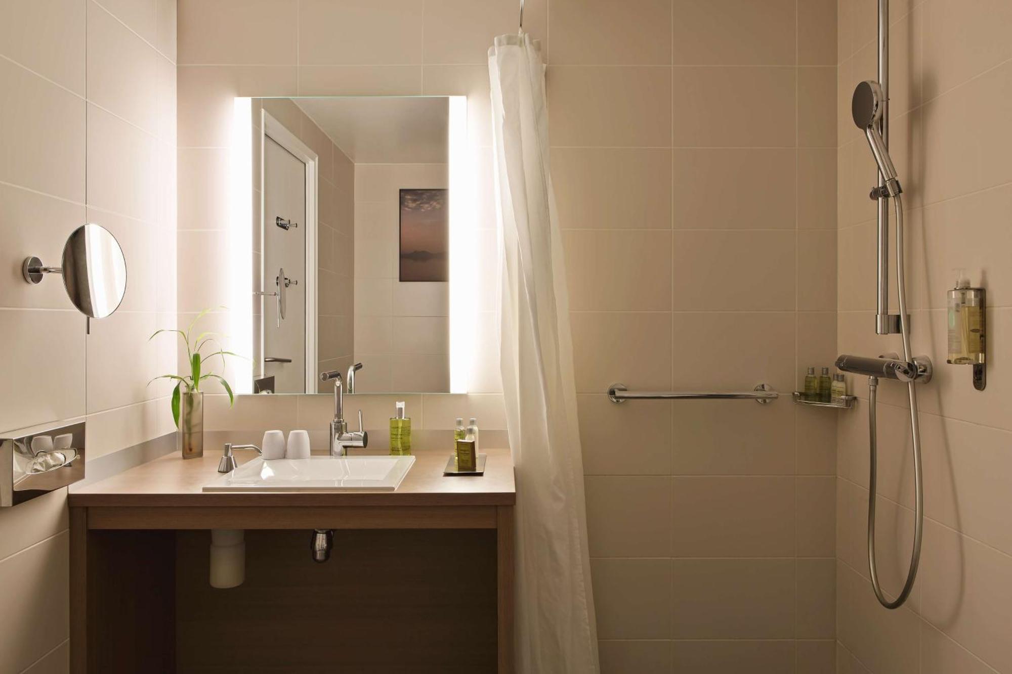 King Room - Mobility Accessible