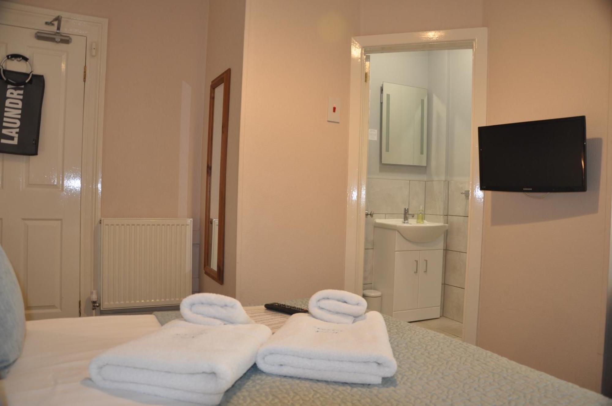 Double room En-suite shower