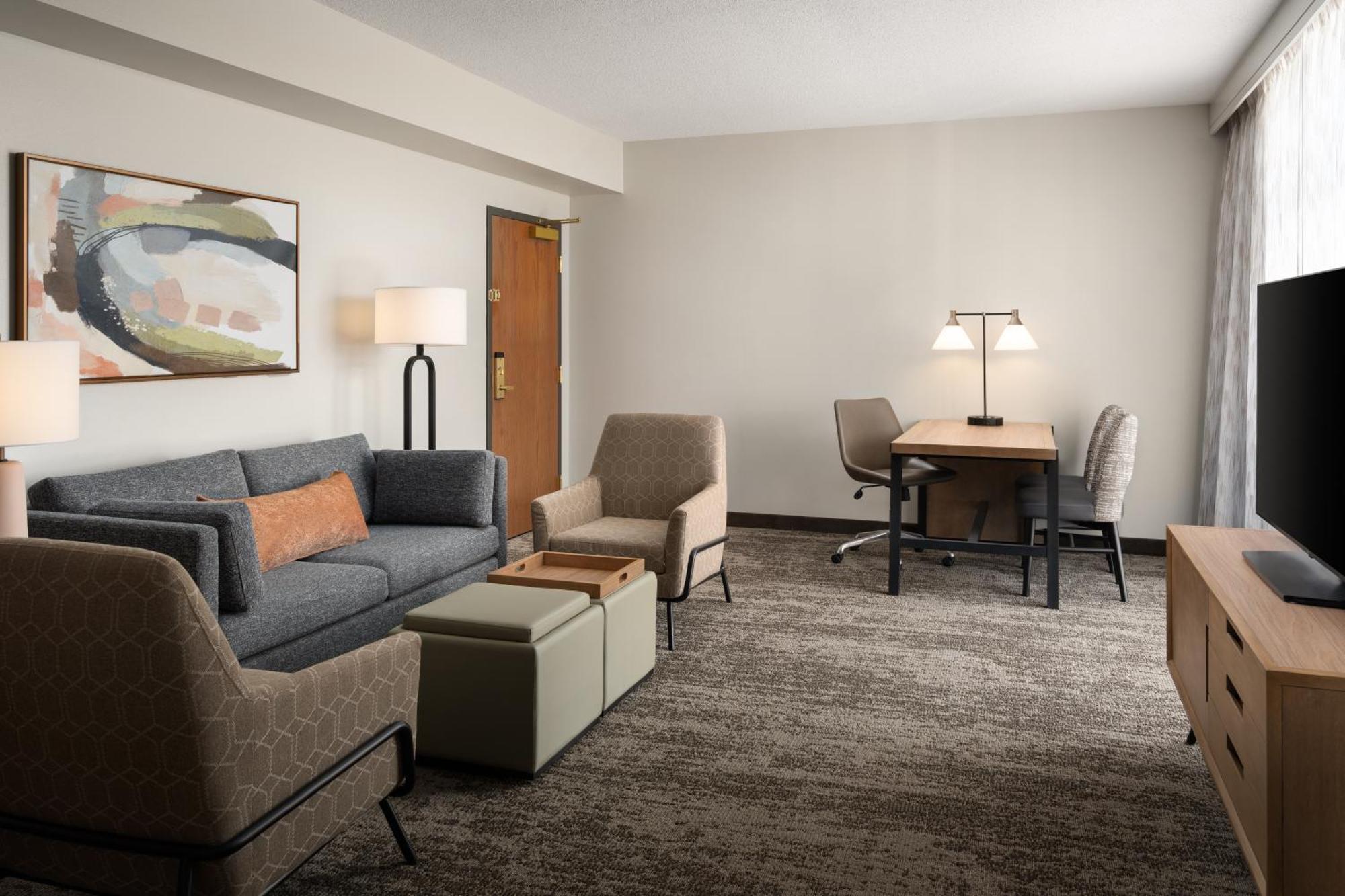 One-Bedroom Corner King Suite,1658072300:JPEG