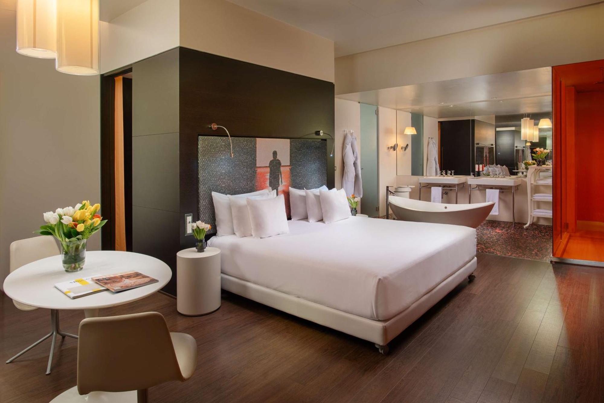 Nhow Junior Suite