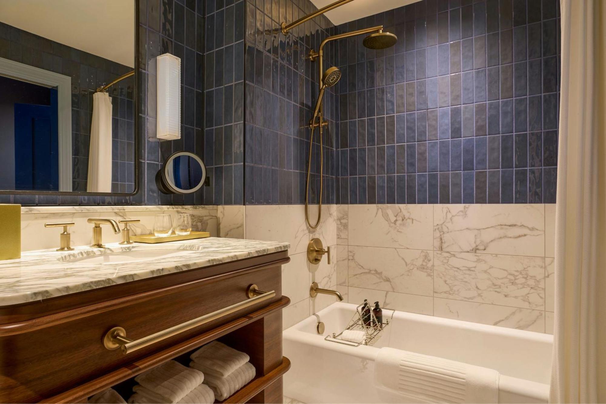 Standard Queen Room Two Queen Beds