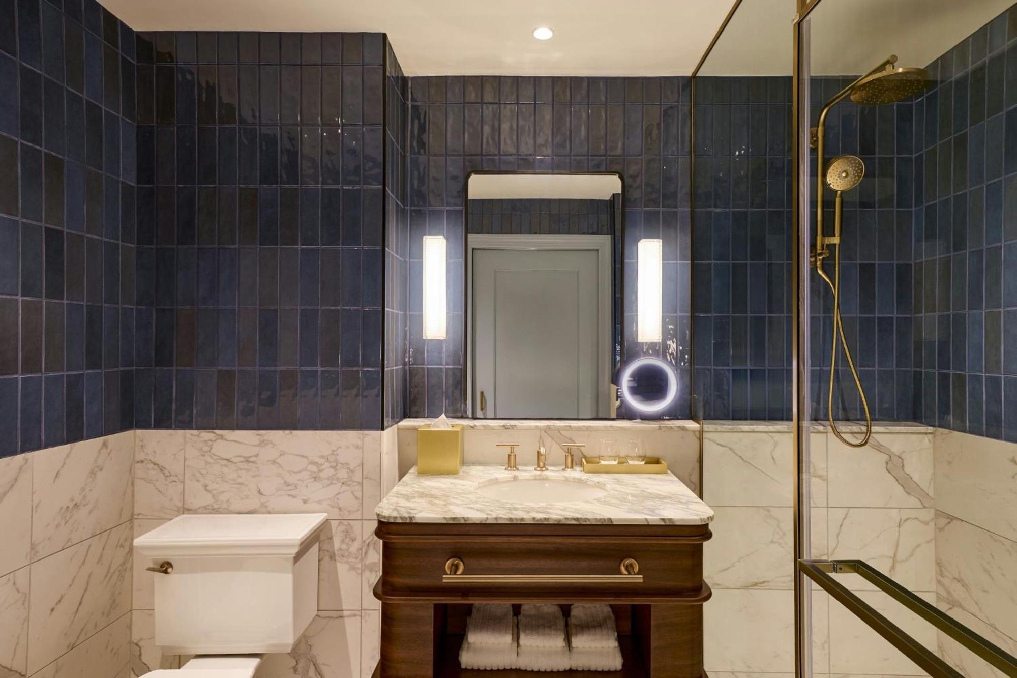 Junior King Suite