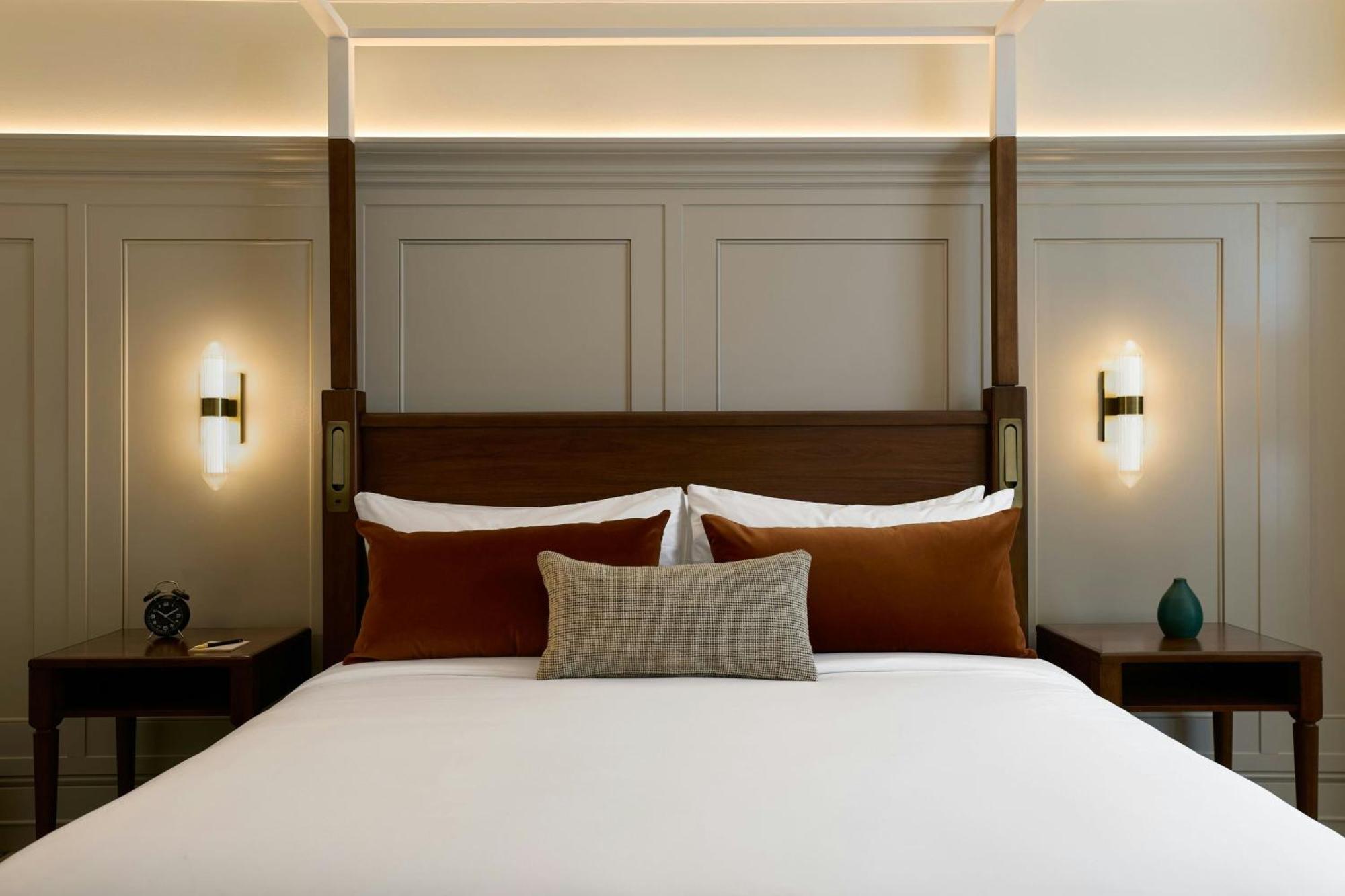Junior King Suite