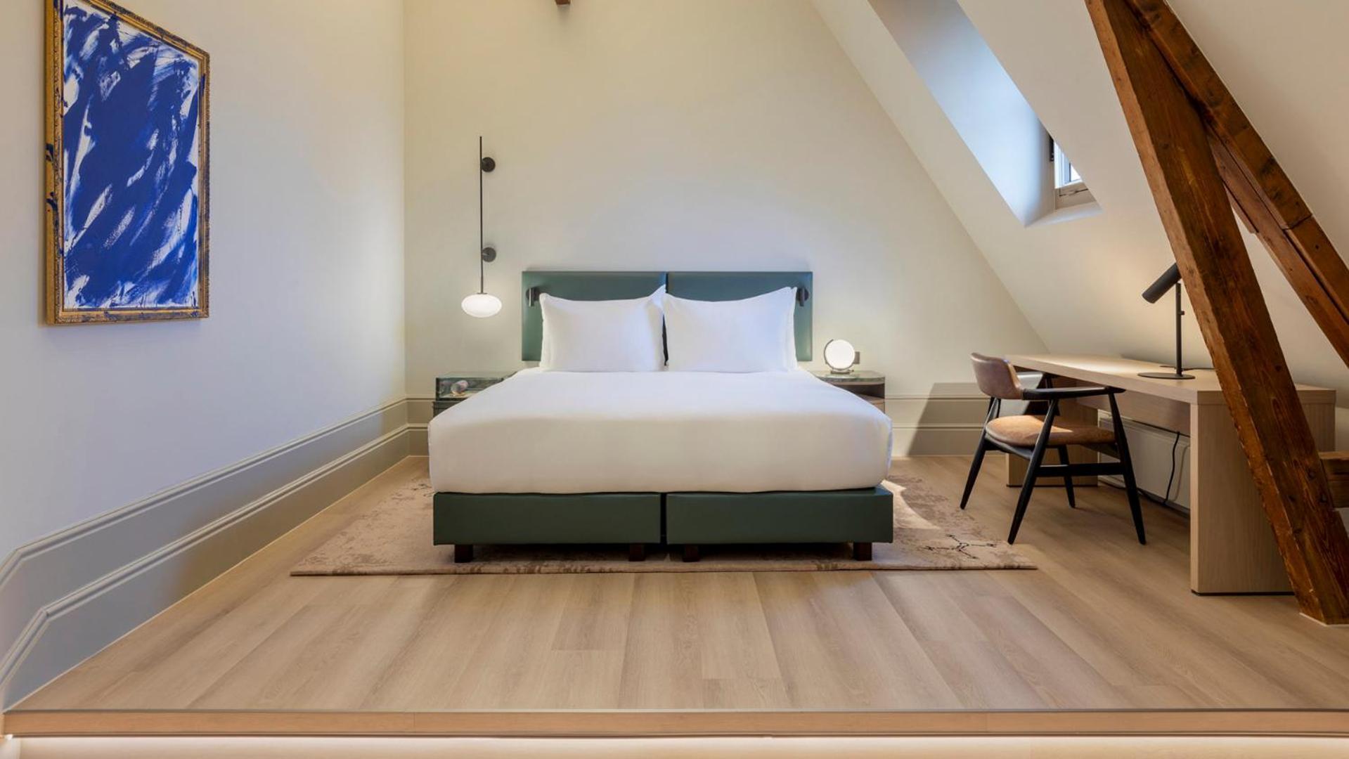 Junior King Suite