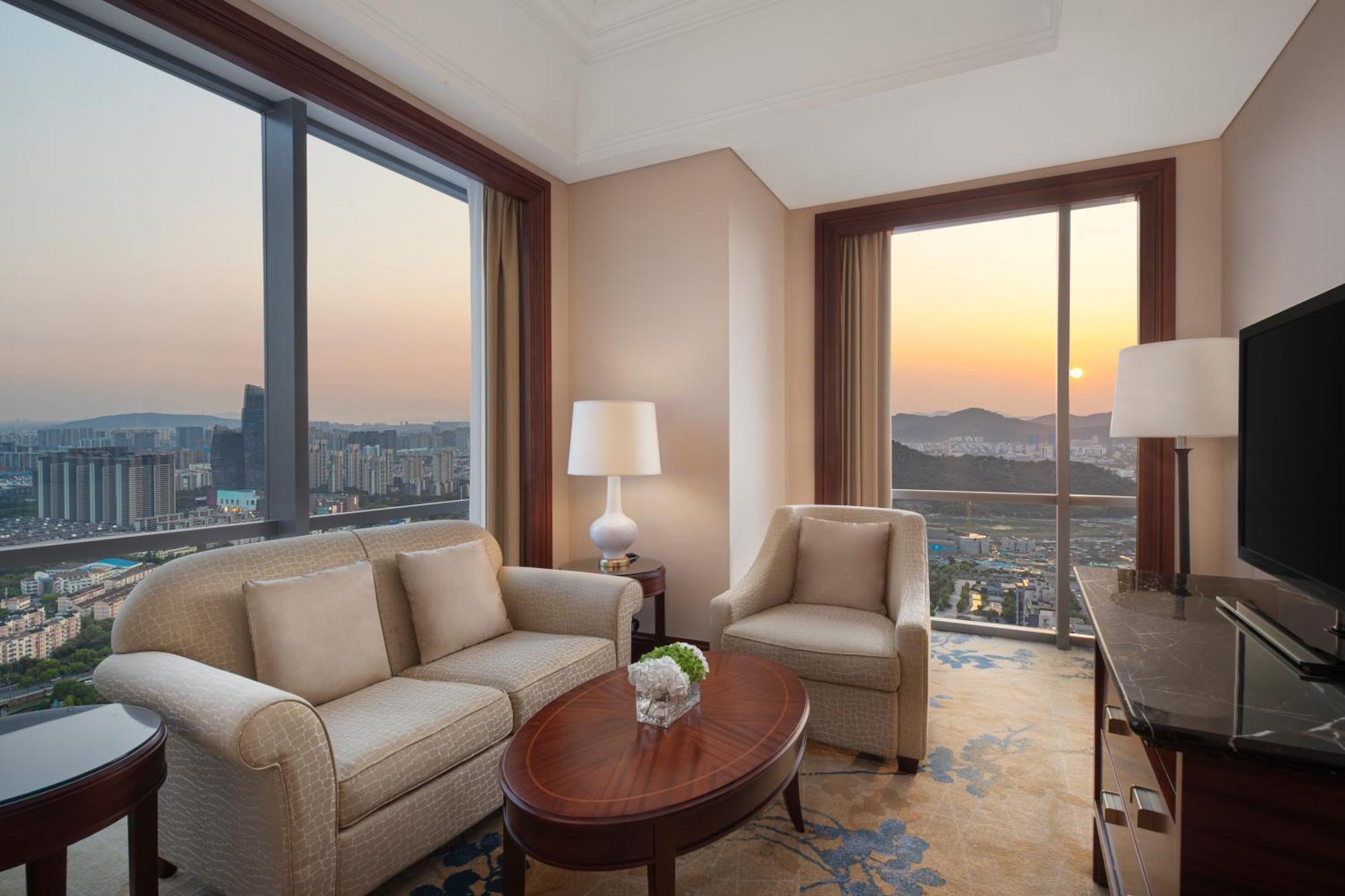 Horizon Club Premier King Room