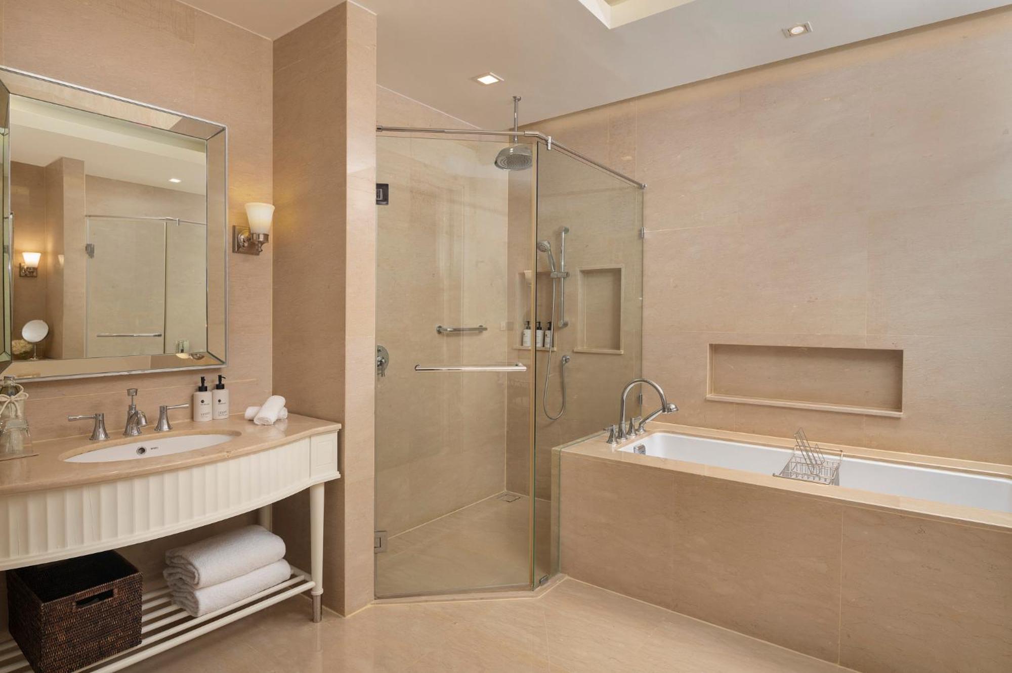 One Bedroom Prestige Club access