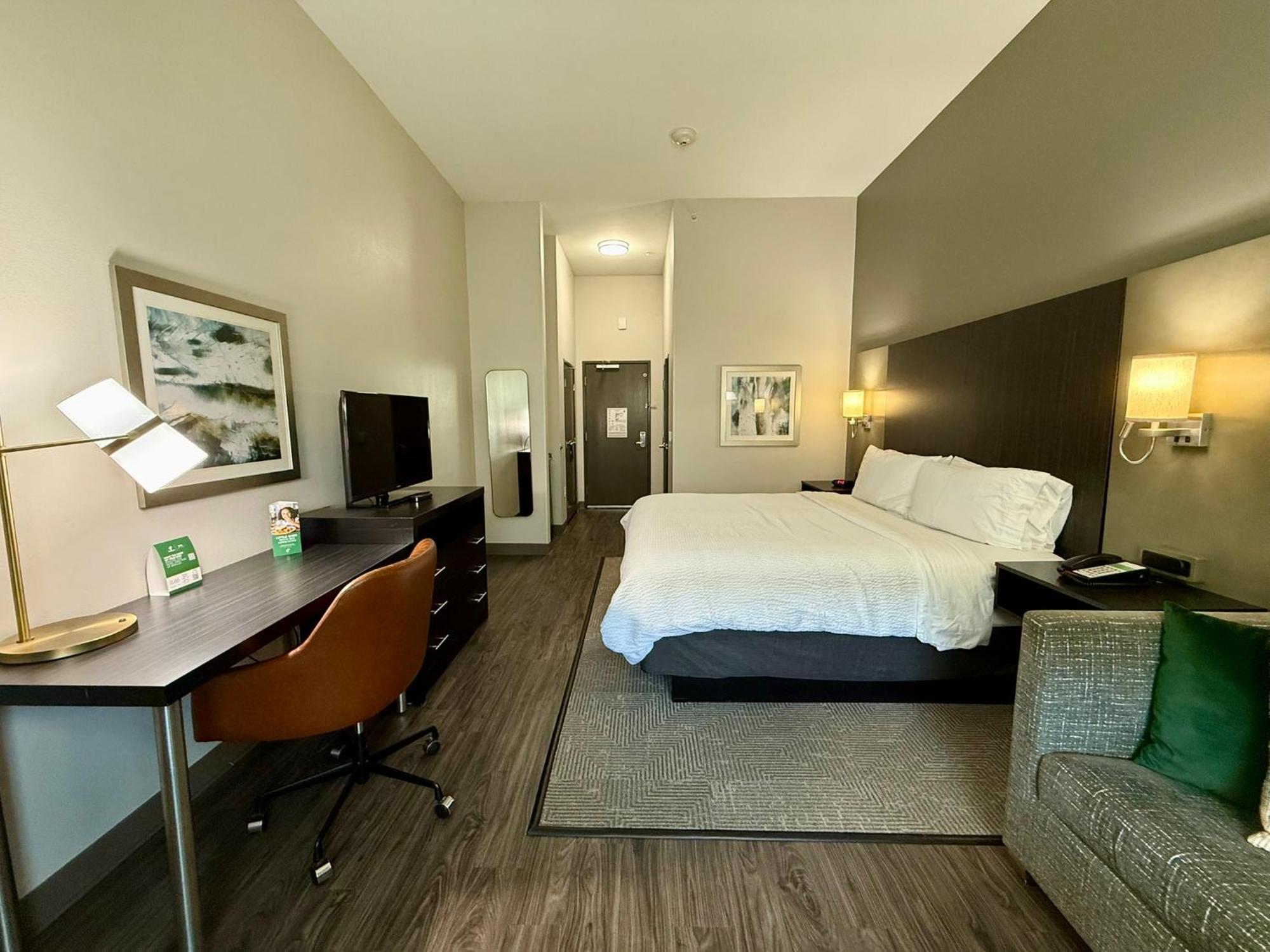 Standard King Room