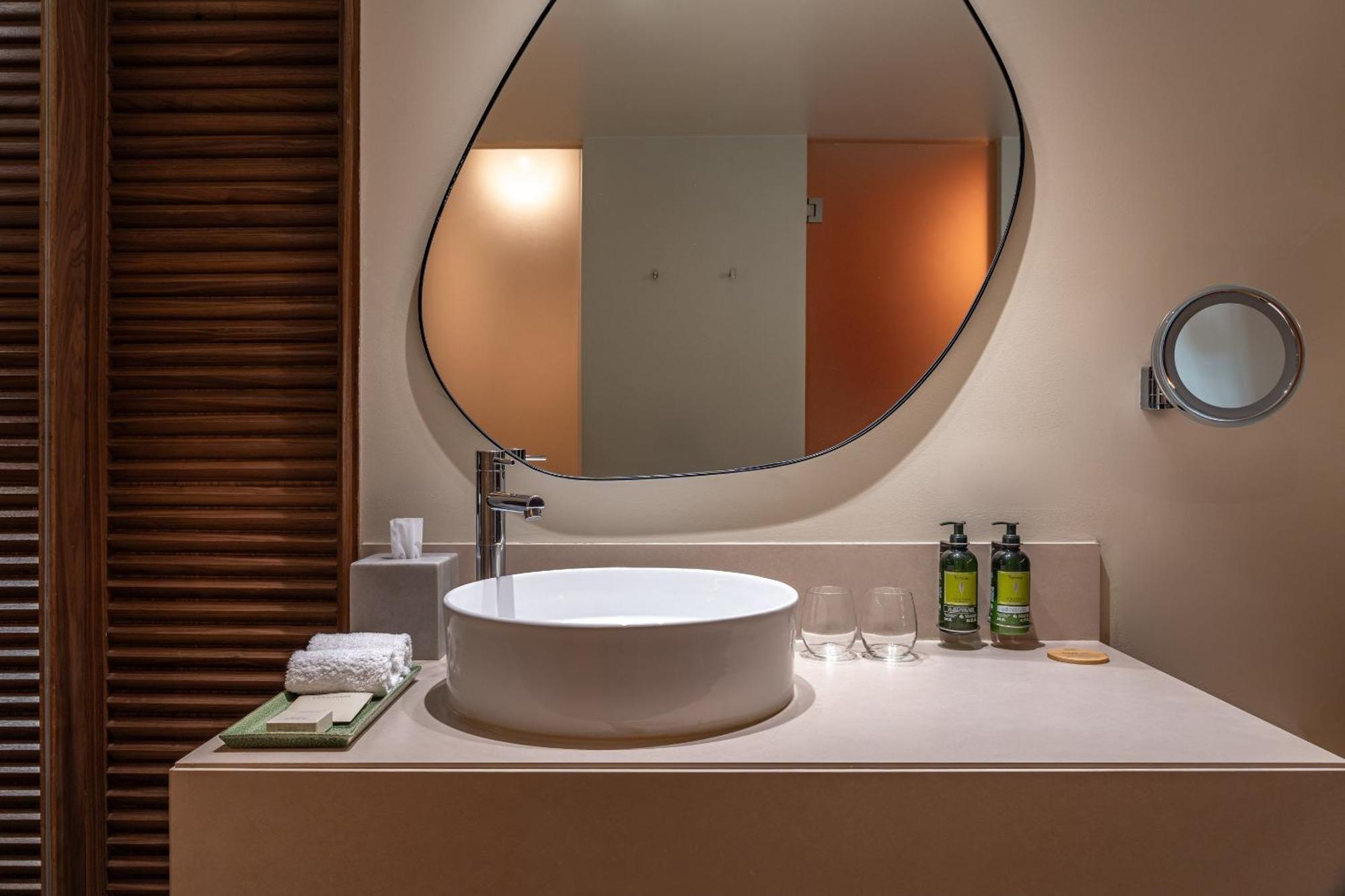 Premium King Room with Garden View,1660288890:JPEG