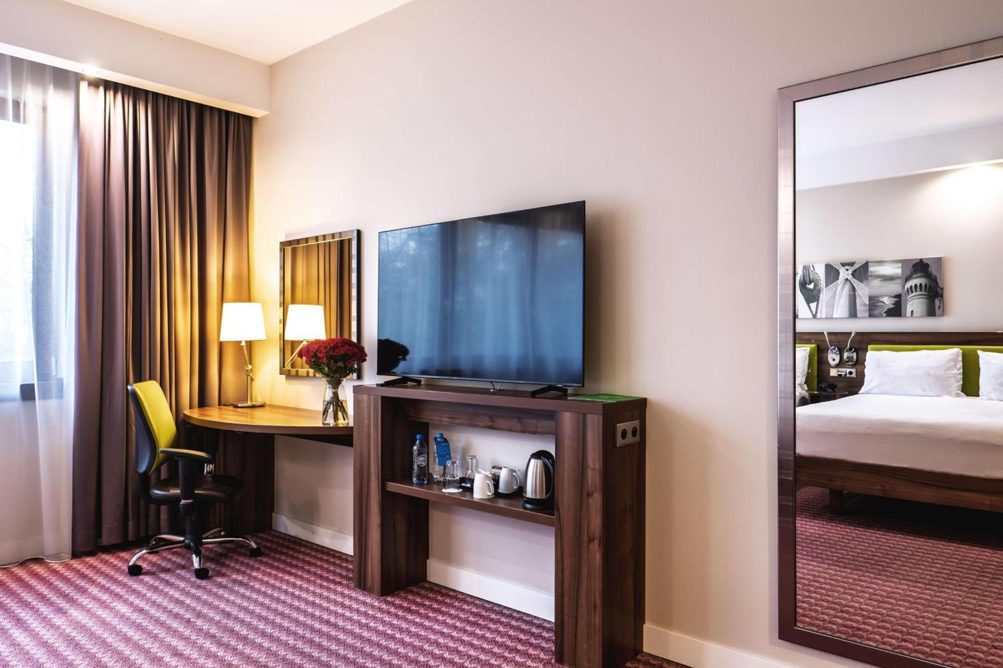Queen Room