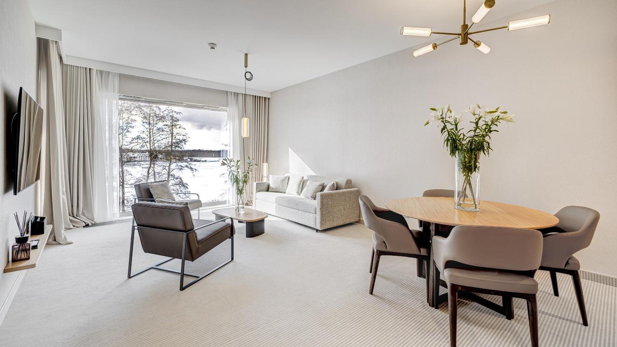 One-Bedroom Apartment Lake View Annex