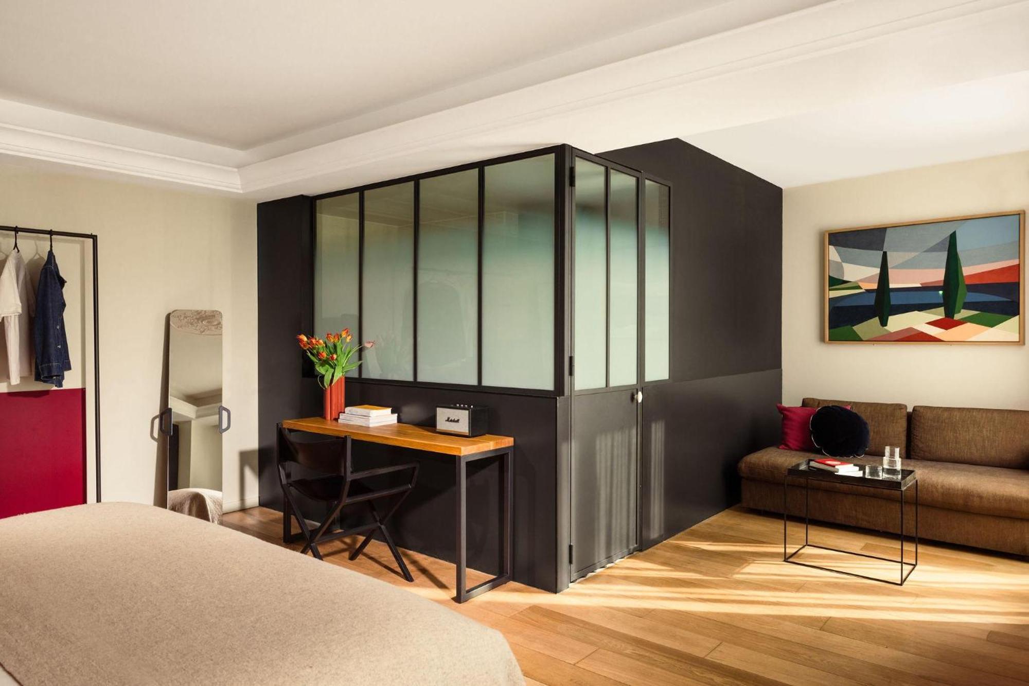 Junior Suite – Eiffel Tower View,1661109128:JPEG