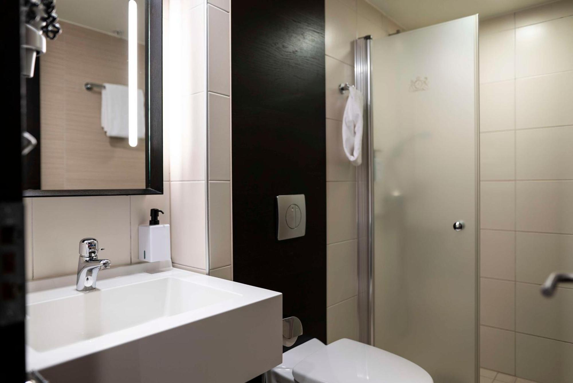 Single Room without Window